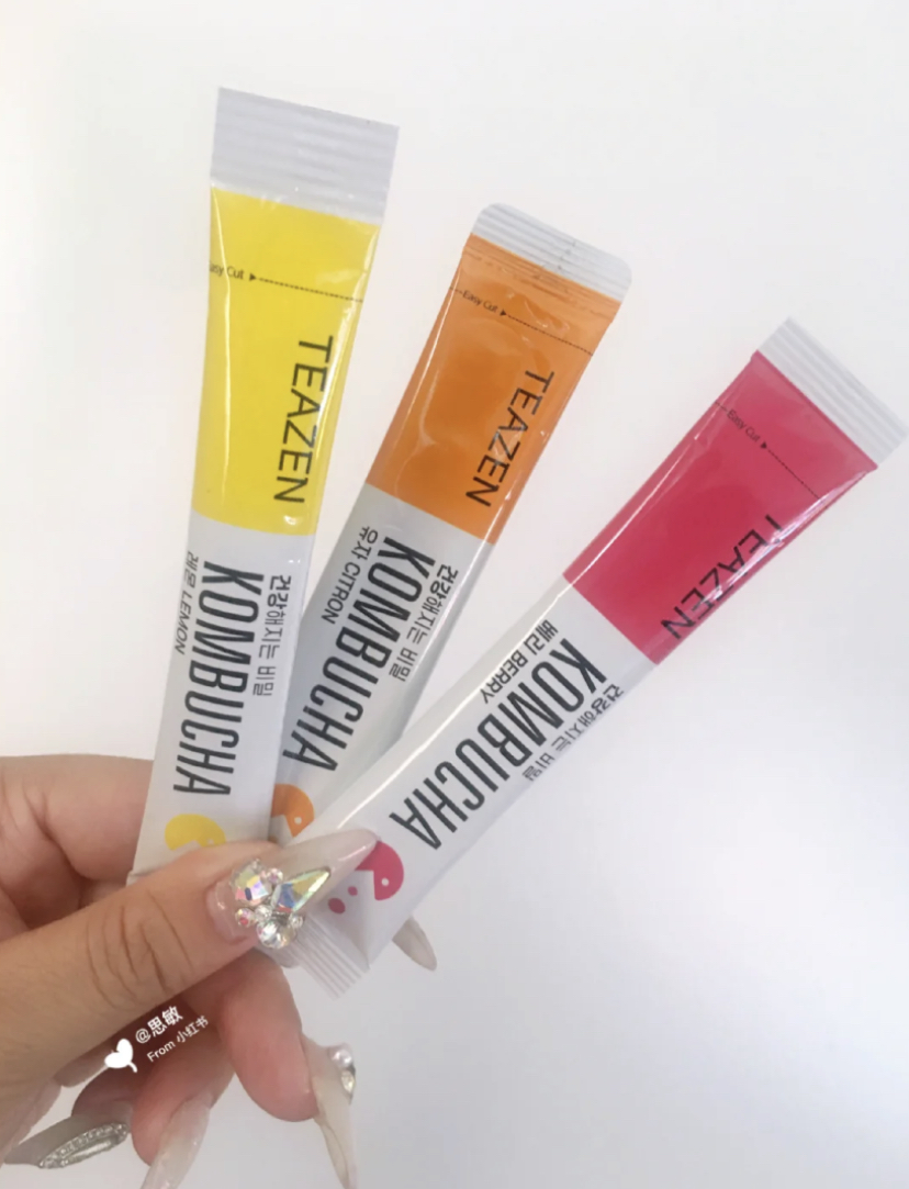 低卡无蔗糖每包直邮15Kcal,有柚子、柠檬和草莓口味选择,口感清爽喝起来酸酸甜甜的