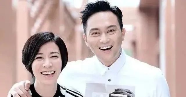 到现在即便变成了爸爸的身份，张智霖还是全心全意地投身于演艺事业，把握每一次出演的机会，让我们深深感受到他对这个行业的热爱。