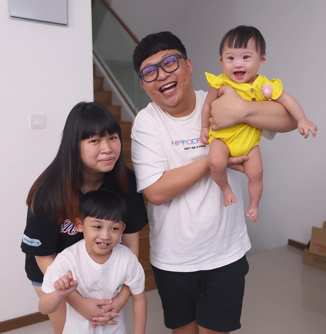 月前伟鸿和Yiyi在《300K订阅Q&A》影片中回应了妹妹的近况,以及夫妻俩不打算生育第三胎的原因。