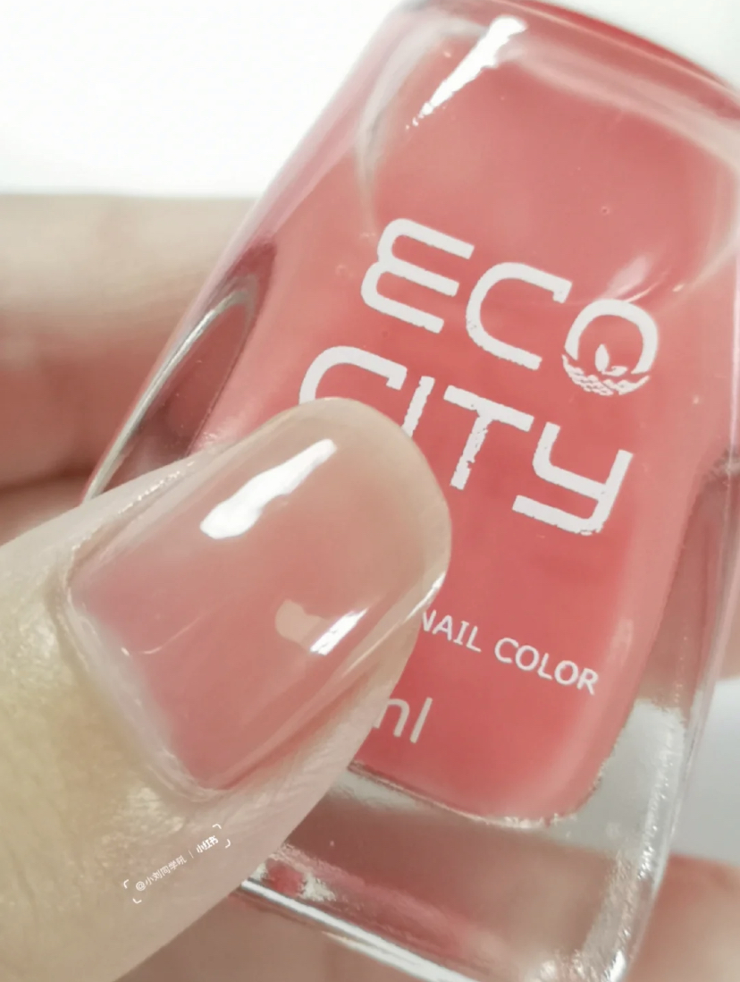 自然的樱花裸粉色，颜色偏粉但又不会让黄黑皮翻车，绝对是约会必备的心机色号