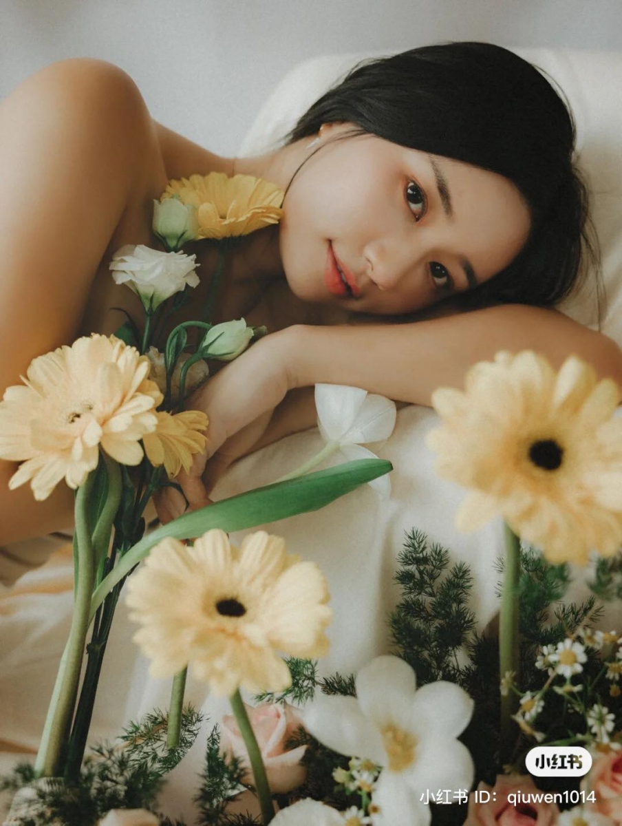 秋雯能够不被天价的广告数额而违背自己的原则获得一票网民的极力支持