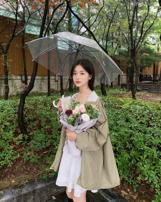 选择【岛屿A】:艺术型 | 你喜欢和文学、音乐、美术、表演等艺术相关,并且富有创造性及原创性的工作/活动。你适合的职业包括摄影师、插画家、作曲/作词家、编剧、音乐人、演员、诗人、作家或编辑相关工作等。