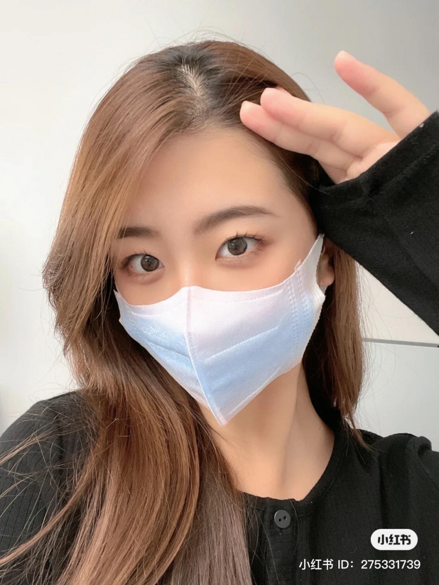 除了口罩的颜值超可，Unifree 口罩也以「显脸小」特点闻名于世。