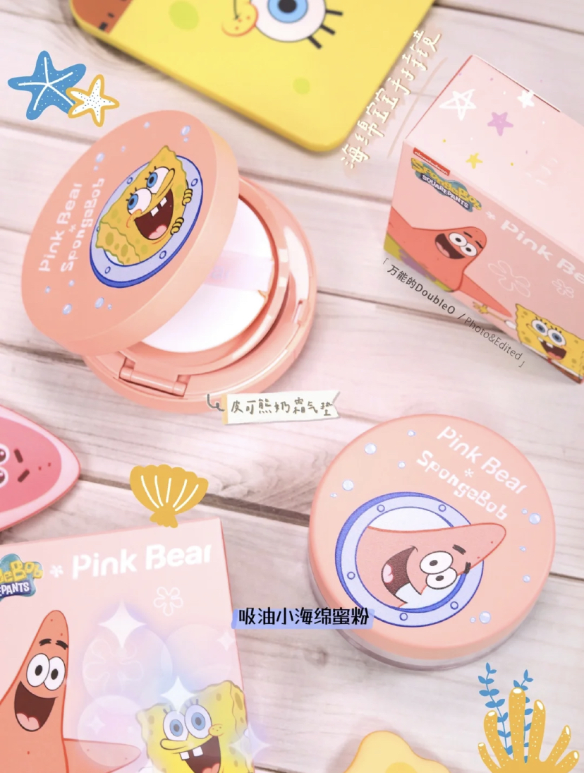 联名款系列中的奶霜气垫,可以打造光泽感十足的透亮妆效!