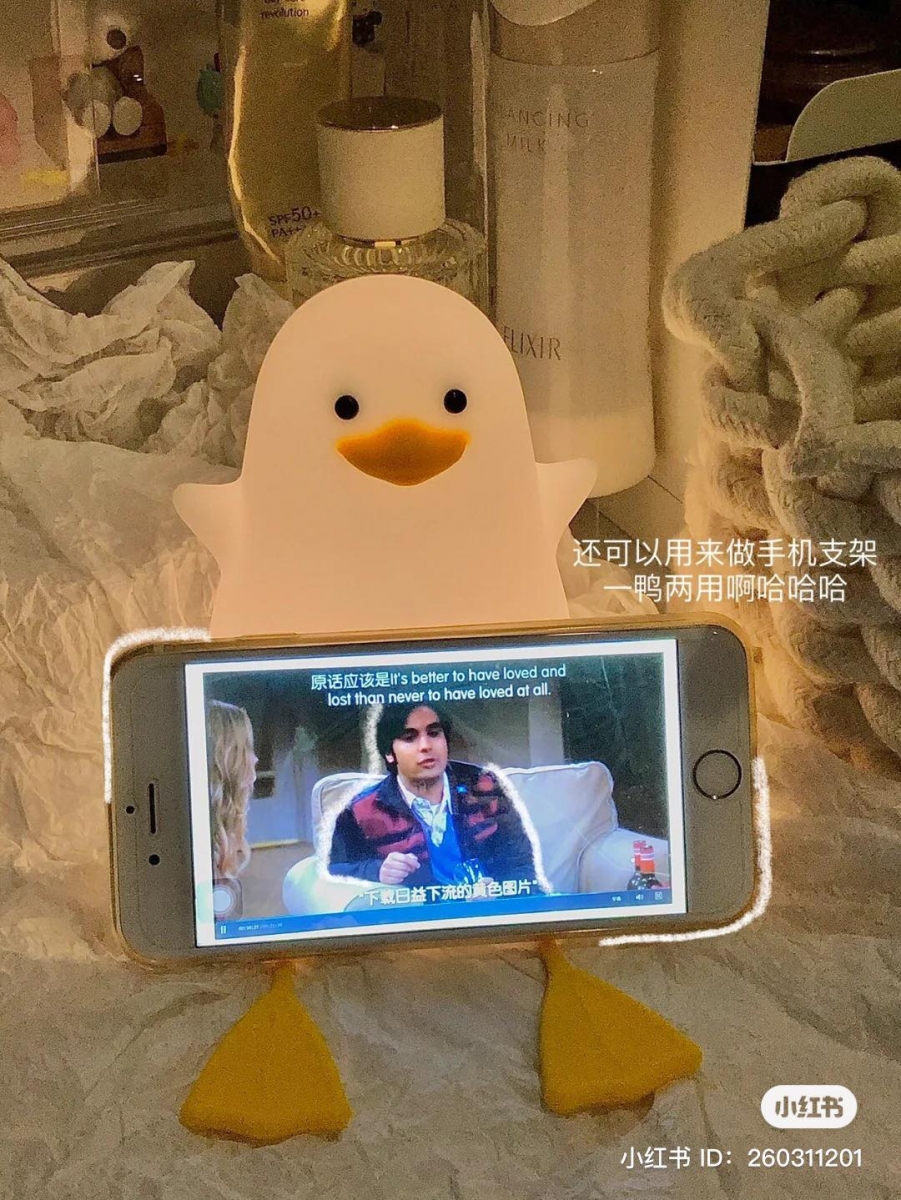 任你揉捏的小鸭子造型夜灯，暖暖的光不仅能照得整间房间都好温馨