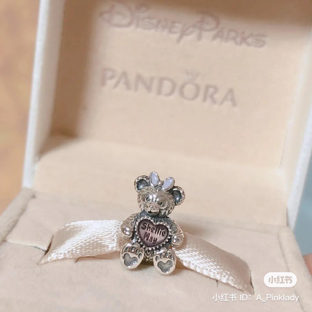 爱心里还有刻印 Duffy & ShellieMay 名字~