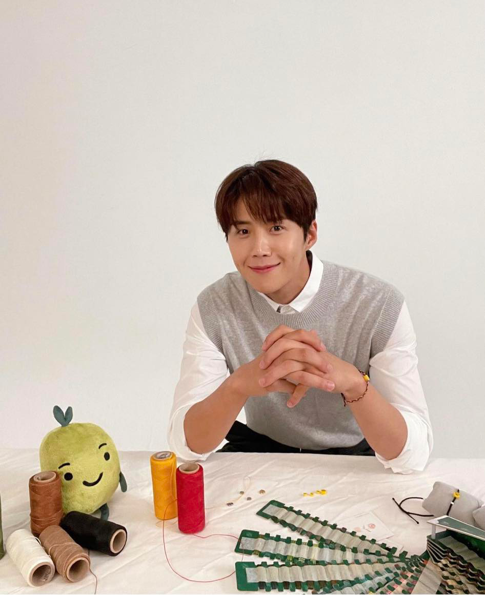 在金宣虎发布官方立场前,经纪公司SALT Entertainment驳斥了演员合约将到期的传言,透露金宣虎和公司的合约还有很长时间,同时也说明「金宣虎演员本人会亲自向各界回应私生活风波」。