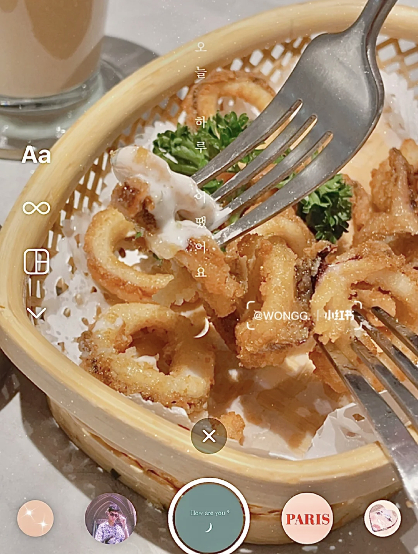 拥有着韩系干净又带有奶油感的滤镜,中间带有韩语句子