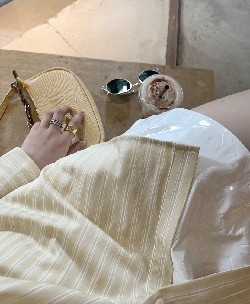 这种拍法可以让照片看起来更丰富,而且还非常有INS风感哦!