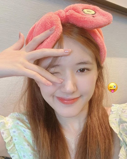 女孩们只需 follow 以下 3 个「麻糬光」 护肤 TIPS，轻松打造令人想偷捏一下神仙初恋肤质。