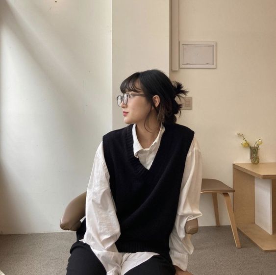 在别人眼中的你是一个现实同时小心翼翼的人。因为你十分的聪明所以为人处事细心