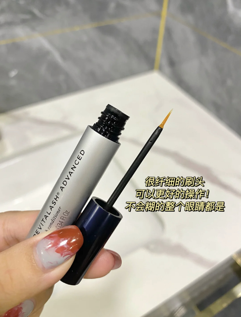 提高柔光泽度和健康,从根部让睫毛增快生长速度,拥有浓密卷翘的长睫毛!