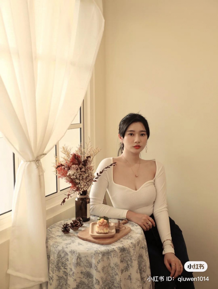 据说,这则 6 位数的广告是来自一家赌博公司所开出的价格。秋雯之所以拒绝这个天价的广告,可能她也知道与她的三观不符,不想违背自己的初心去迎合任何事情