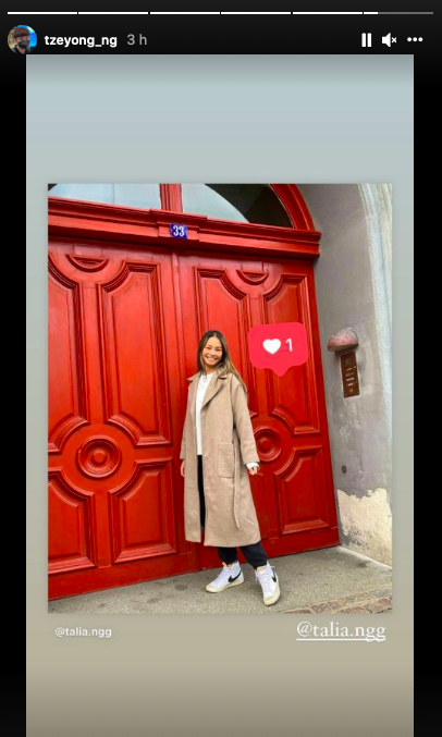 女友比黄智勇大两岁~这对跨国情侣如今获得机会一起代表国家参加欧亚顶级巡回比赛,从苏迪曼杯、尤伯杯、汤杯到捷克比赛等都相互陪伴一起见证彼此的成长,周不时也会发 Story 低调撒狗粮借此好好珍惜彼此相处的时光。