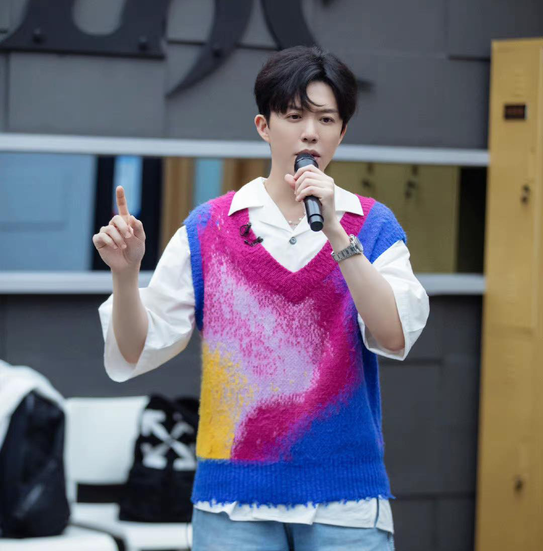 李云迪涉嫖娼违法行为被逮捕一事让全网大感错愕，也有不少网友表示前有霍尊后有李云迪，真的可怜了《披荆斩棘的哥哥》节目组剪辑后制团队。