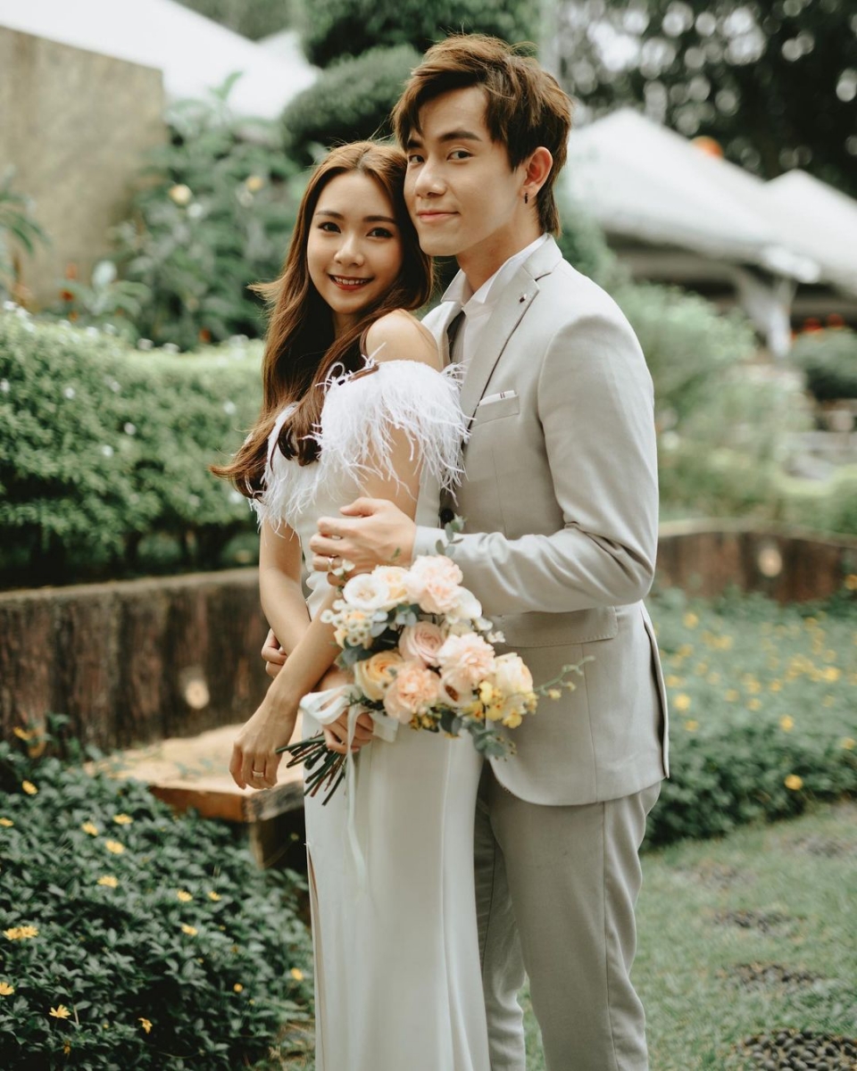 Kidd inn和Yvonne 2017年相恋,2020年交往3周年Kid inn前后费时4个月准备了超浪漫巴厘岛求婚计划,于好友们的见证下抱得美人归,同年12月正式领证结婚。