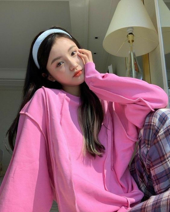 当你把时间线往前或往后扩大,自然而然的就会产生出许多新鲜的话题,并接着往下聊。