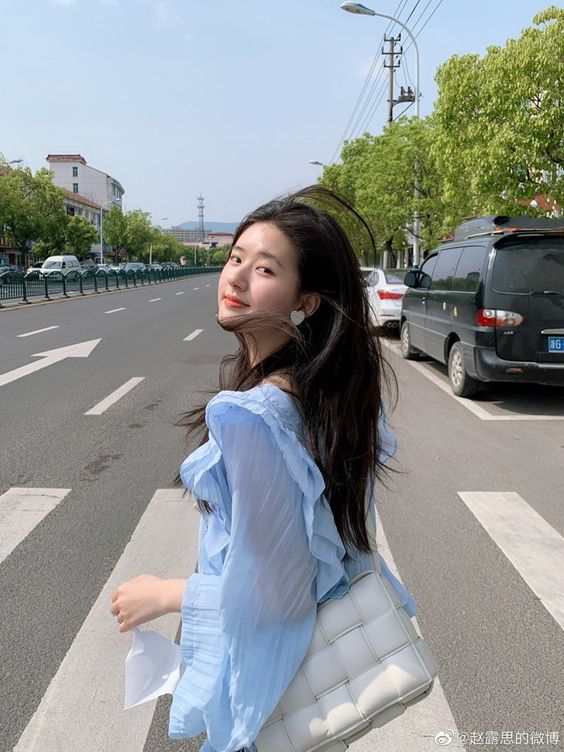 学习摄影也能增强对彩色和构图的敏锐度!珍惜并享受身边景色,并把这一切用相机记录起来 ~