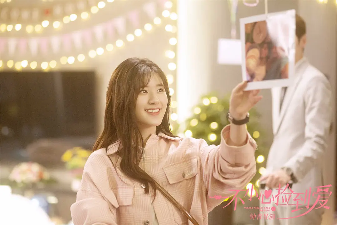 《一不小心捡到爱》这一系列典型的“捡到霸总”的故事却不被网友们买单!豆瓣评分甚至只有区区的 4.4 分而已!