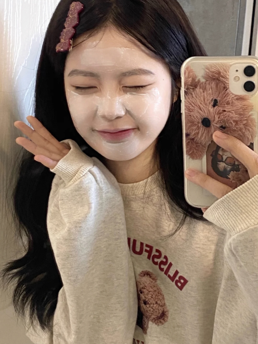 大家可以根据自己的肤质、已经拥有的护肤品等，选择合适的方法。这些步骤都不会引起刺激敏感的问题，所以敏感肌肤也可以放心使用。