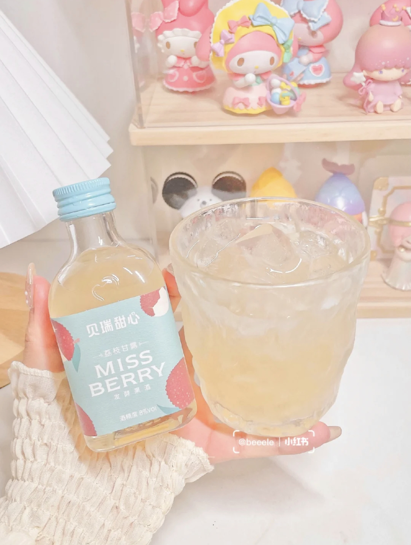 酒精度数只有6度的低酒精鸡尾酒,拥有多种不同的水果口味