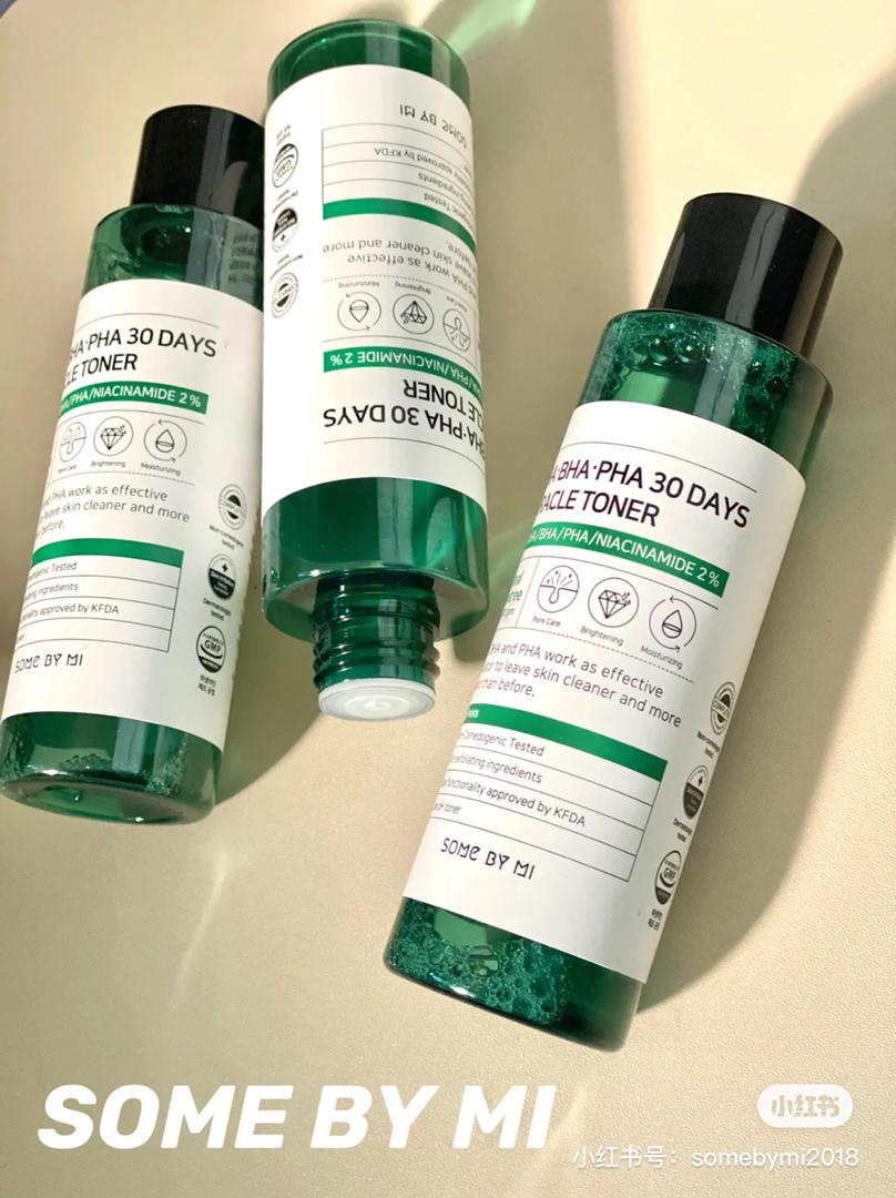 Some By Mi Miracle Toner含有3种酸类帮助加快肌肤新陈代谢,是公认的痘肌必备化妆水。