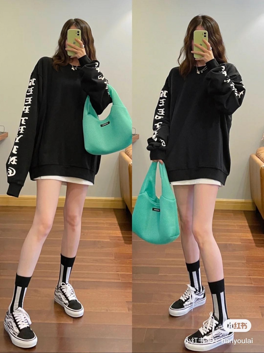 女神杨幂最爱的休闲穿搭之一,下半身失踪Style甜酷又性感~