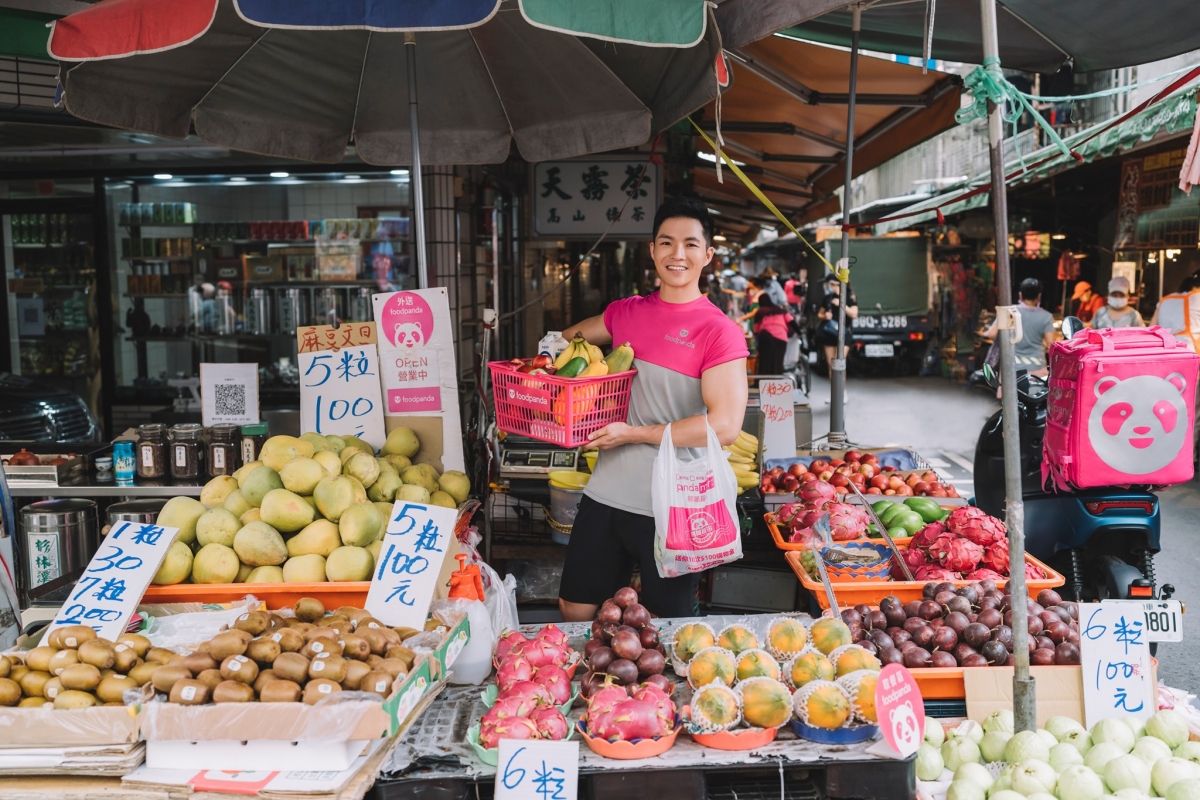 foodpanda天菜外送伙伴詹骏宏过去在国外当了8年的空服员。