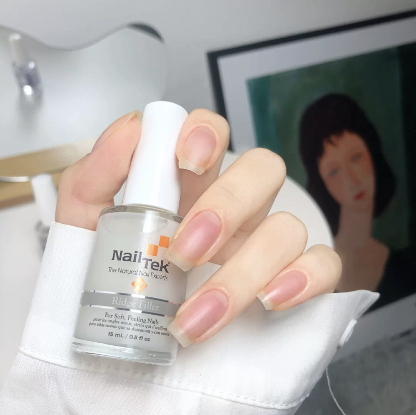 坚持使用可以加强指甲的强韧度,修复好受损的甲面,让指甲恢复健康的状态!