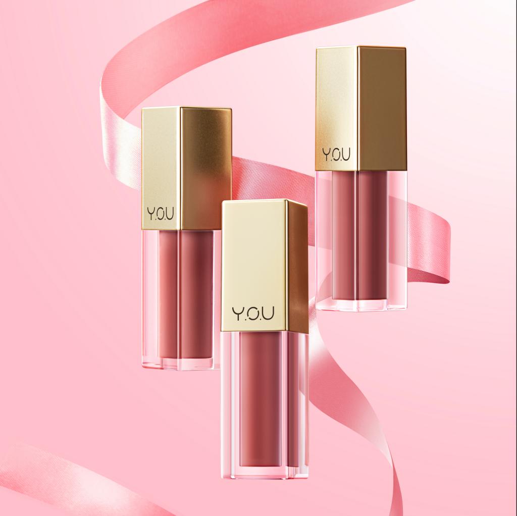 小资女人手一支 The Rouge Velvet Matte Lip Cream 质地就像丝绒般一样轻滑，非常易涂抹跟一般的哑光唇釉不一样的地方是，产品里还添加了维他命 E 和椰子油的润唇配方，即便是带妆一整天也不怕嘴巴出现拔干、起皮或不适的现象。