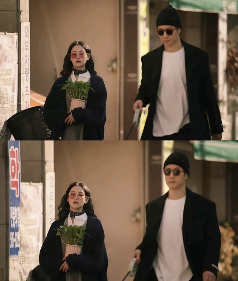 可爱又神经的女主角,和被停职的暴躁警察邻居,一起相杀相爱和互相治愈的故事