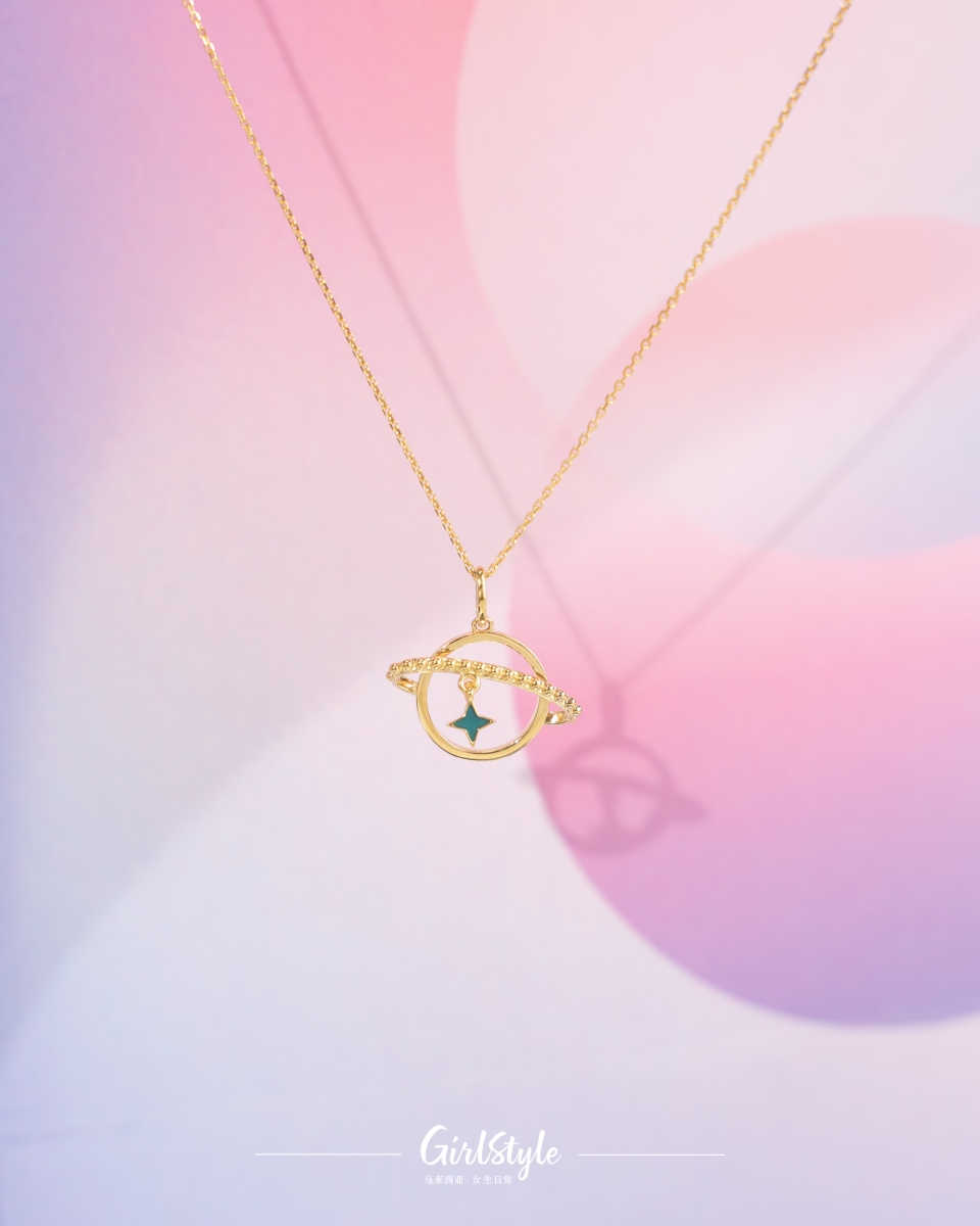 #梦幻星球饰品推荐 2 ：周大福18K 750黄色黄金项链连吊坠 – 「A’more 星繫」系列 E126784