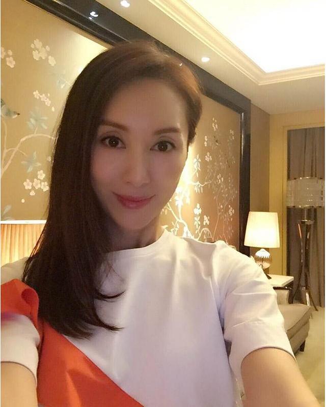 家客厅、饭厅十分豪华又壮观