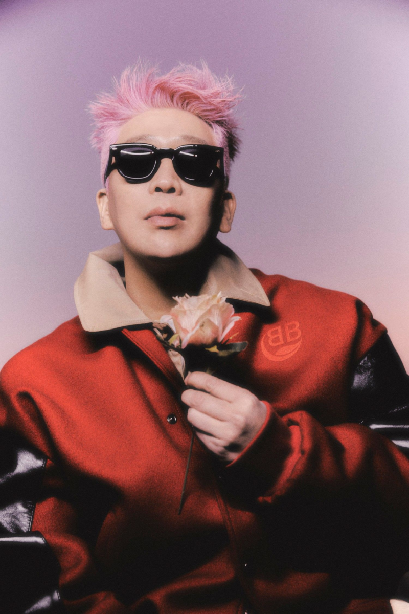 MC梦作为韩国知名HipHop歌手,曾获奖无数也在综艺节目中表现亮眼,曾与姜虎东、李秀根等人共同主持《两天一夜》在韩国家喻户晓。而他之所以谈出演艺圈是因为被指以各种理由推迟入伍,甚至还试图通过拔牙逃兵役!