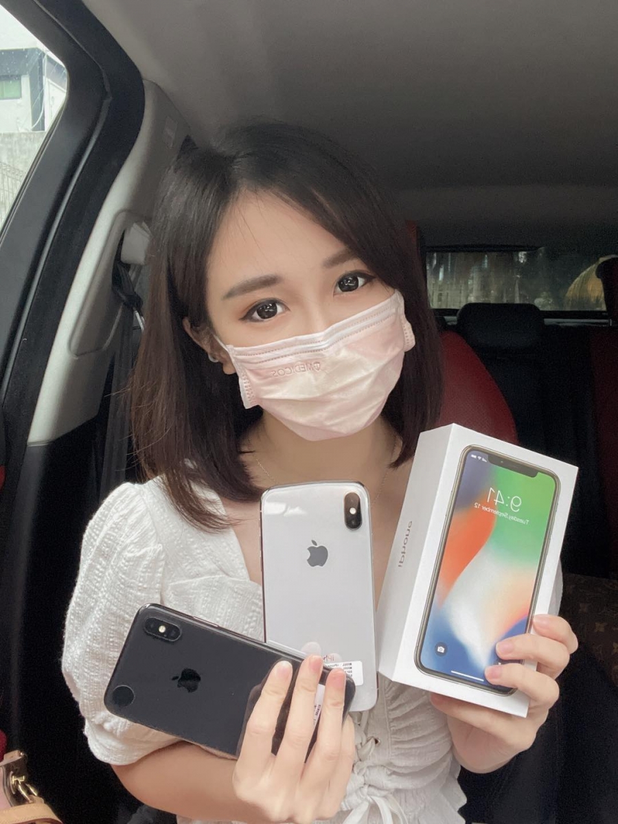 YBB指出,自己为了偿还欠下的债务很努力在赚钱,目前自己每月经济状况拮据,并指网友咄咄逼人、不理解她的难处。