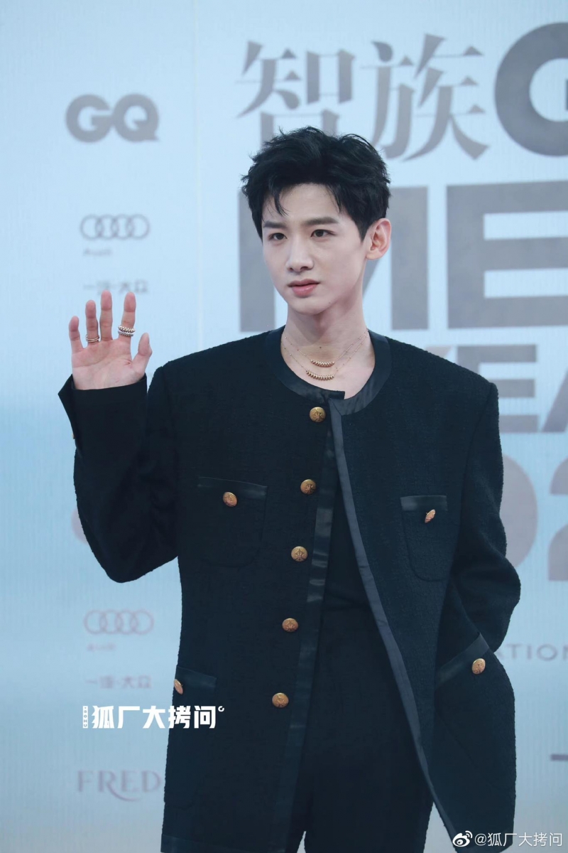 白敬亭不仅完美将苏感、帅气和搞怪反差萌感汇聚于一身，连生图状态也超强！