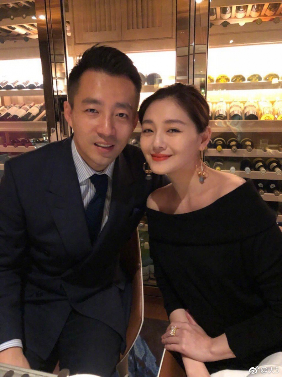 22日大S徐熙媛和汪小菲透过律师官宣离婚声明,10年婚姻关系划下句点。
