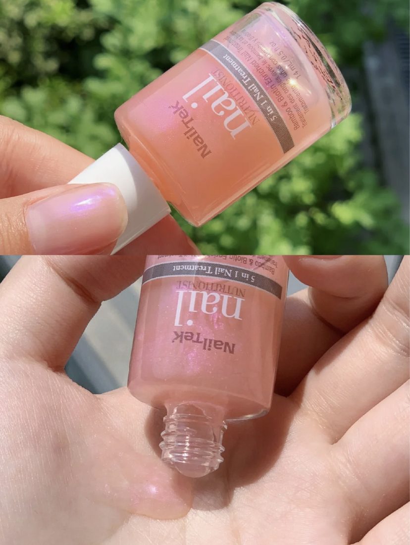 它含有五合一的精华可以养护指甲,帮助薄软的指甲得到强化和修复功效!