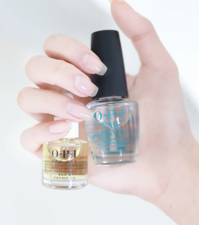 几个小技巧帮助养成健康的美甲,搭配美甲师也在用的护甲好物,效果会更好哦!