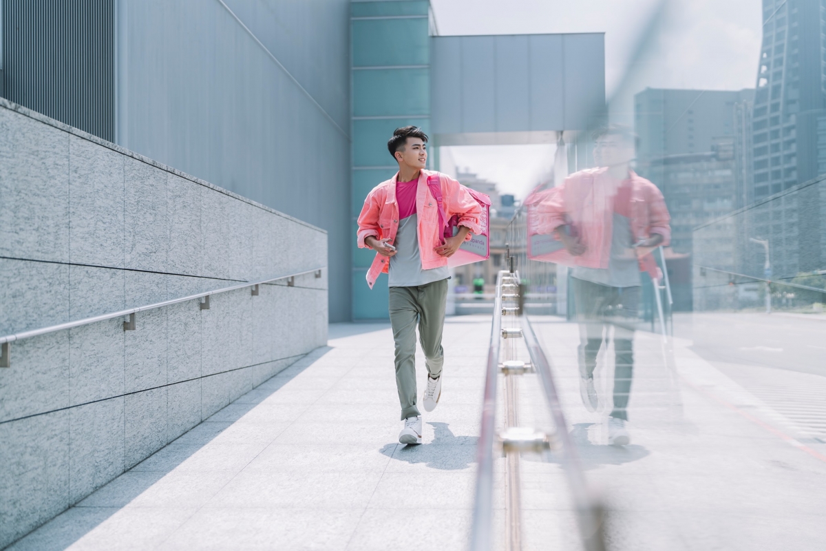 22岁心理学系应届毕业生Hank吴仁瀚希望自己早日存下环游世界的每一桶金。