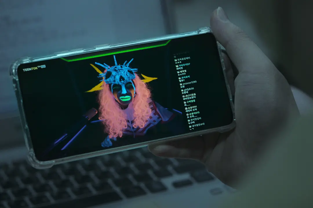 剧情透出大量的社会议题及人性善恶，其实都反映着时下的社会现况，让人不禁沉思「若我们遇到同样的事会怎样去做呢？」并隐约带出「人间才是地狱」的讯息。