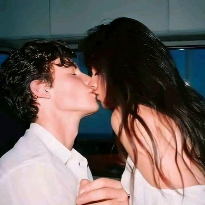 没想到今早这对恩爱小情侣在 IG Story 上抛下震撼弹宣布「两人已经分手,退回好朋友关系」,消息传出让不少粉丝瞬间心碎「一直以来磕的 CP 最后都散掉了」「到底还可不可以相信爱情」「所以情侣对唱情歌真的很尴尬,万一分手就永远没有现场」。