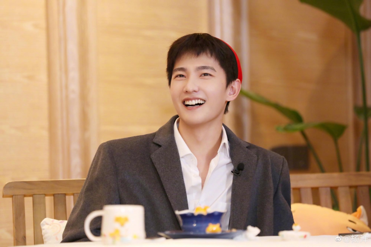 # 杨洋的综艺感是Next Level # 话题在节目播出后更是直登微博热搜榜！