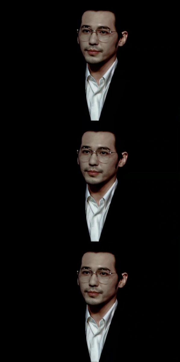 一副金丝框眼镜+油头发型，很有禁欲系男神Feel！