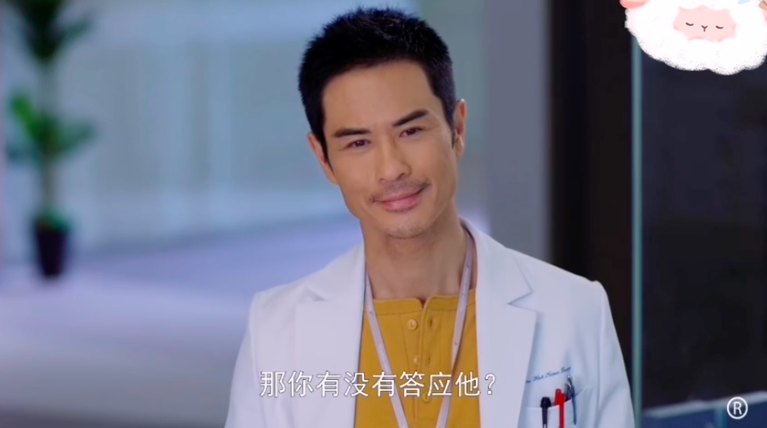 在许甘枫眼里,章以芯就是一个充满魅力的女生。在听她述说无国界救治故事时,许甘枫用充满欣赏和爱的眼神凝视着她
