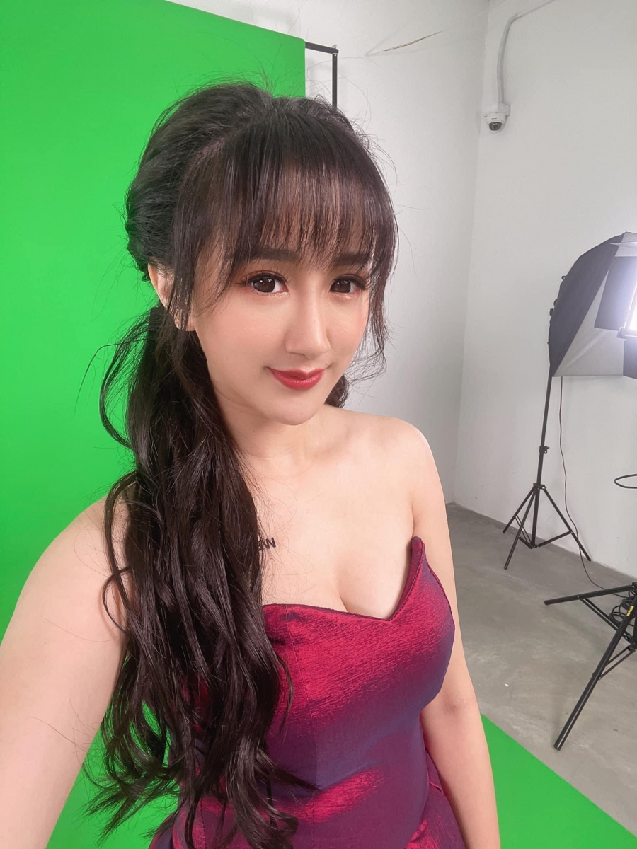 网红YBB杨宝贝19日再度被指控「欠钱不还」掀网络热议!