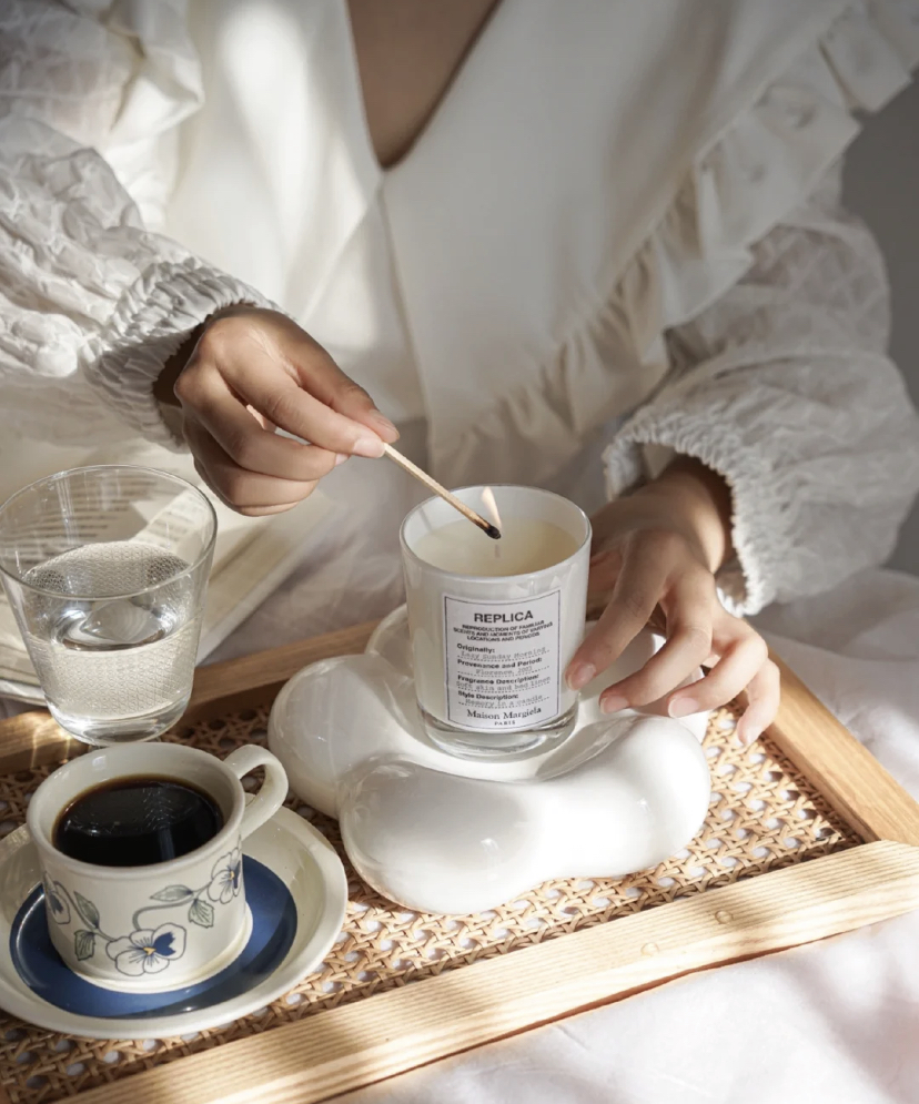 香调就如其名让人感觉就是像是慵懒的周末,有着白麝香主导的花香味,闻起来很干净舒适