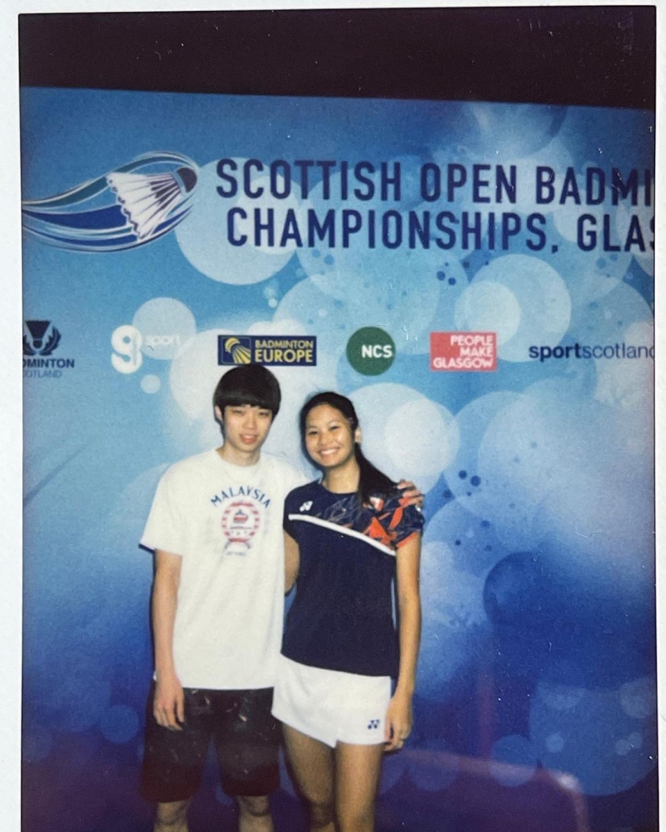 帖文中除了谢谢教练的谆谆教导还不忘感谢熬夜从第一场支持到他拿下胜利的加拿大女友 Talia Ng!她的用心鼓励与支持也化成了他继续奋战的动力。