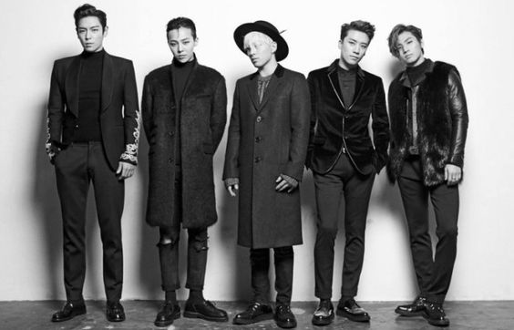 虽说粉丝们很期待,但看这样的局面恐怕 BIGBANG 几乎不可能再以完整体回归了!