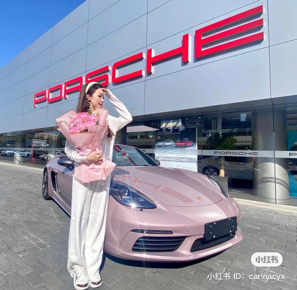 无论任何一款保时捷跑车,配上梦幻冰莓粉色后都更具辨识度,是女生们渴望拥有的Dream Car无误!